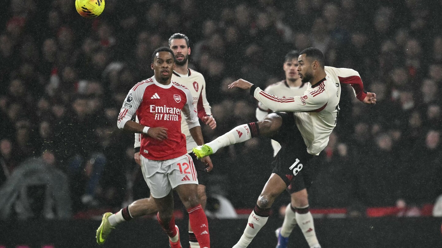 Arsenal 0-0 Liverpool: No goals in rain-soaked London