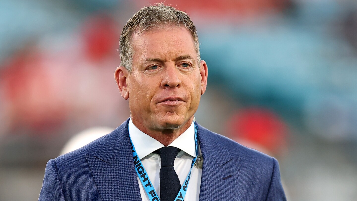Report: Troy Aikman will continue to advise Dolphins during head-coaching search