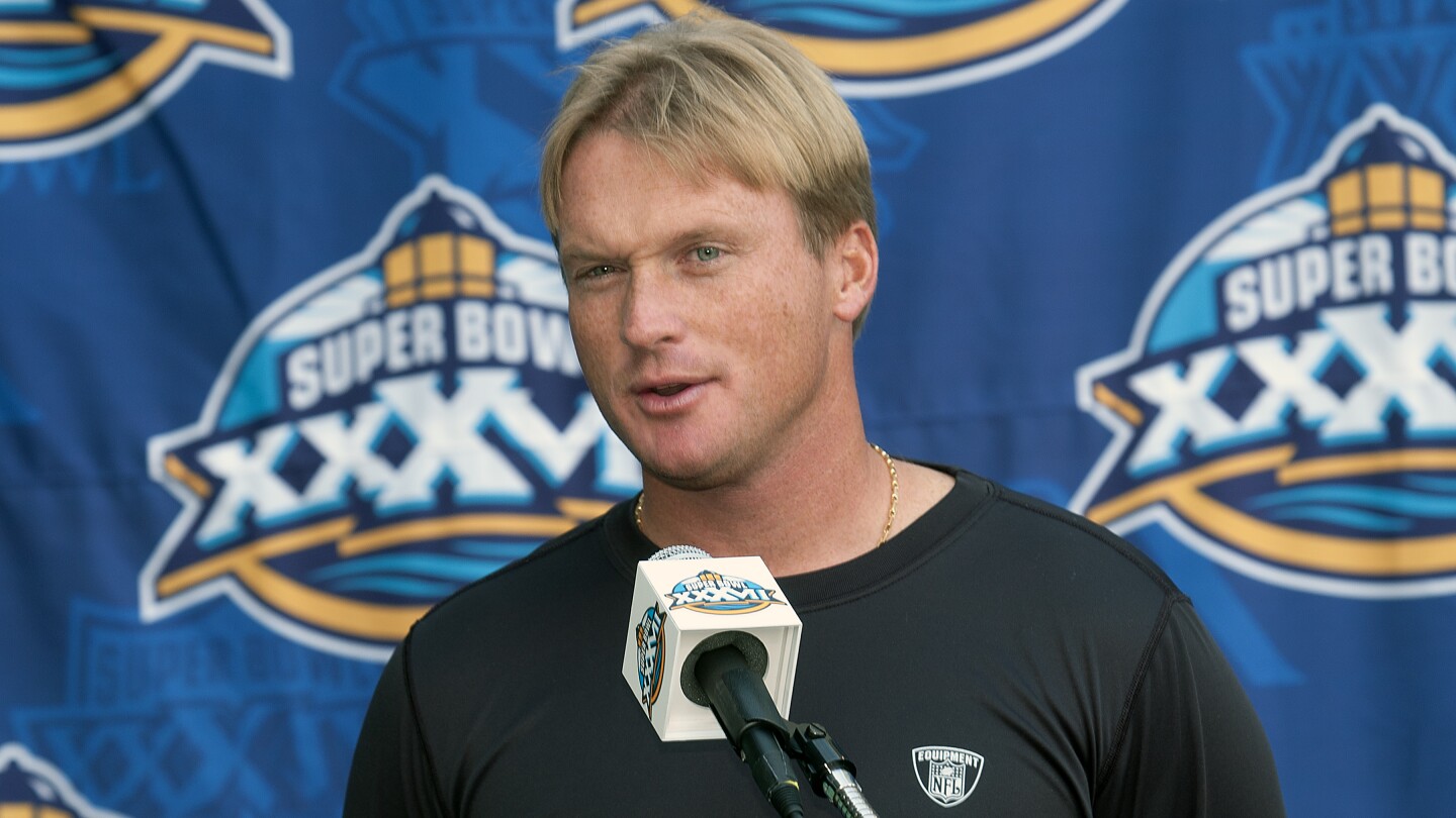 Jon Gruden denies "stupid rumor" that he was offered a job by the Jets