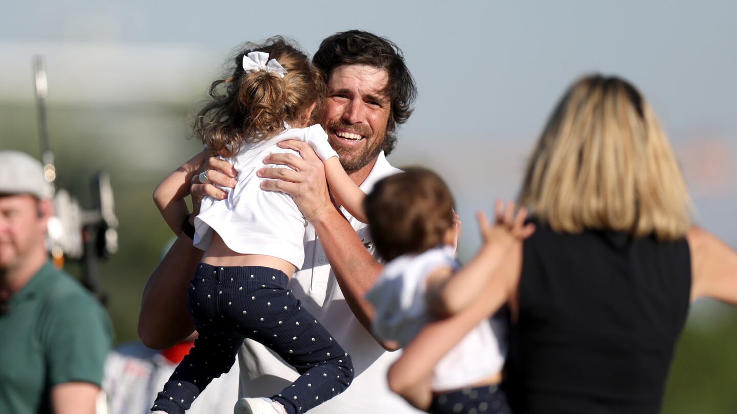 Nacho Elvira captures Dubai title after Shane Lowry chips into water, doubles last