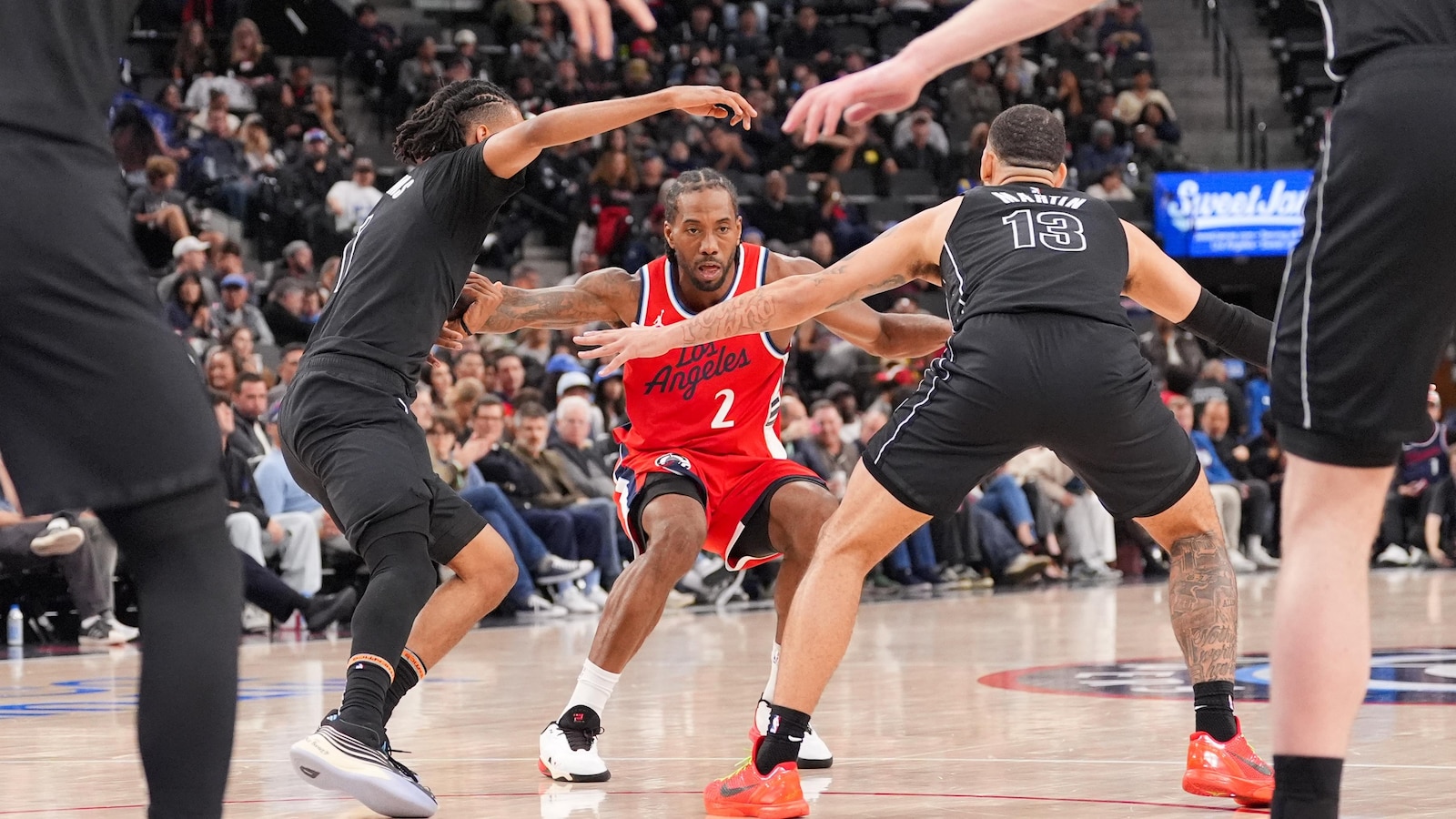 Kawhi Leonard, James Harden fuel fast start as Clippers rout Nets 126-89