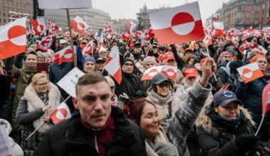 Hundreds march in Greenland in the face of Trump's threats to take it over