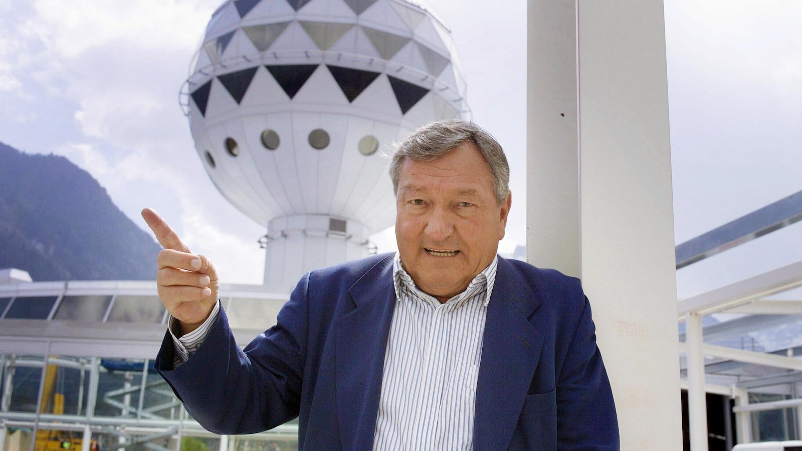 'Chariots of the Gods' author Erich von Däniken dies at 90