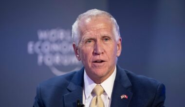 Republican calls are growing for a deeper investigation into the fatal Minneapolis shooting