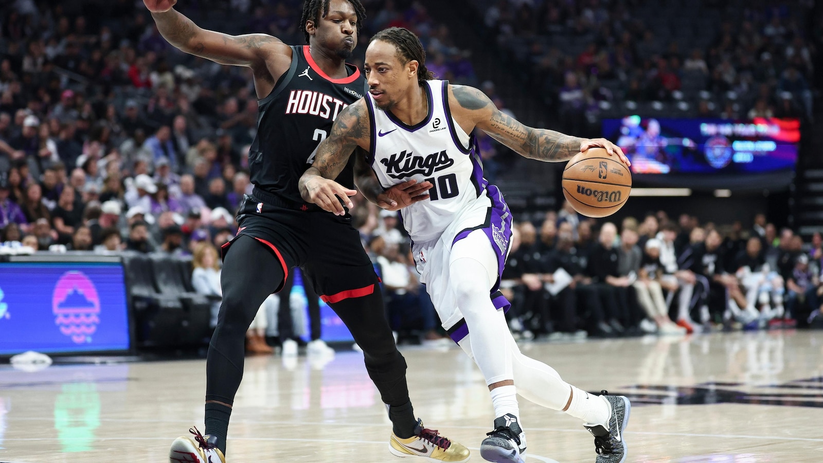 DeMar DeRozan reaches 26,000 career points in Kings' victory over Rockets