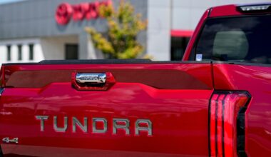 Toyota recalls 162,000 trucks over faulty screens - ABC News