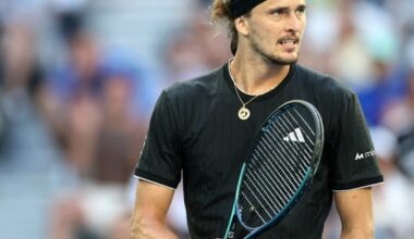 Zverev in ominous form to punch ticket to final eight