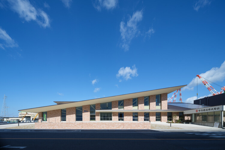 Imabari Shipbuilding Marugame Office / Yano Aoyama Architecture Design - Image 1 of 33