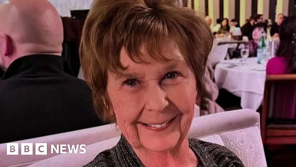 Police investigating new message in search for mother of Savannah Guthrie - BBC