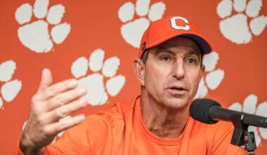 187-win head coach predicted to part ways with college football powerhouse