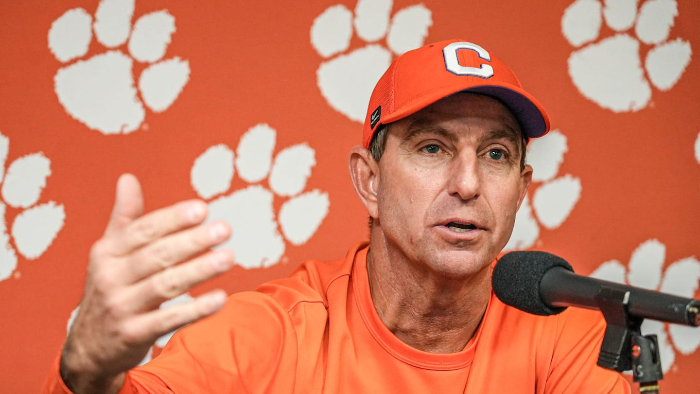 187-win head coach predicted to part ways with college football powerhouse