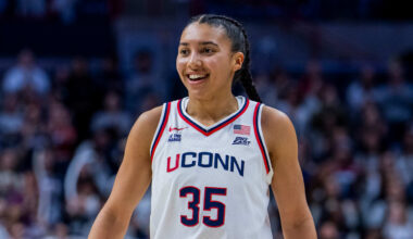 UConn Huskies guard Azzi Fudd