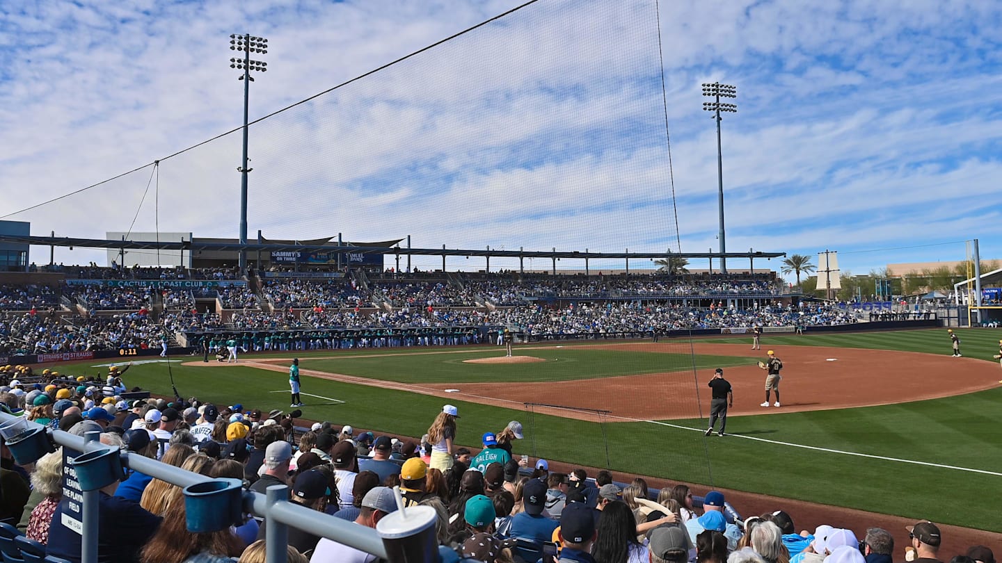 Mariners take out Reds in 14-8 Spring Training blowout