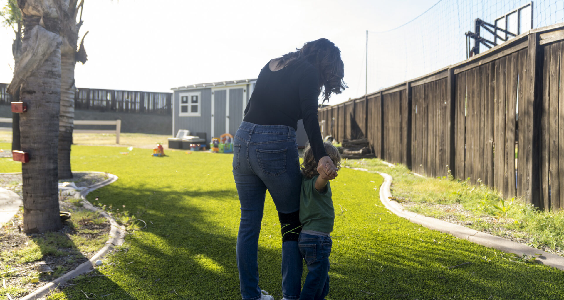 Kaiser Strike Delays Surgeries, Disrupts Care as More Workers Walk Off Jobs