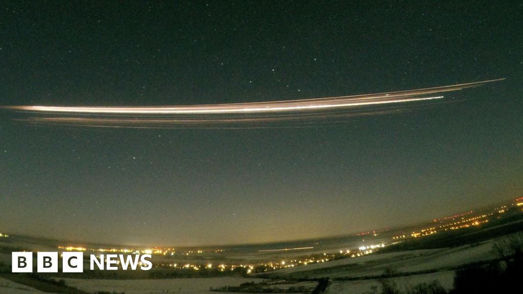 SpaceX rocket fireball linked to plume of polluting lithium - BBC