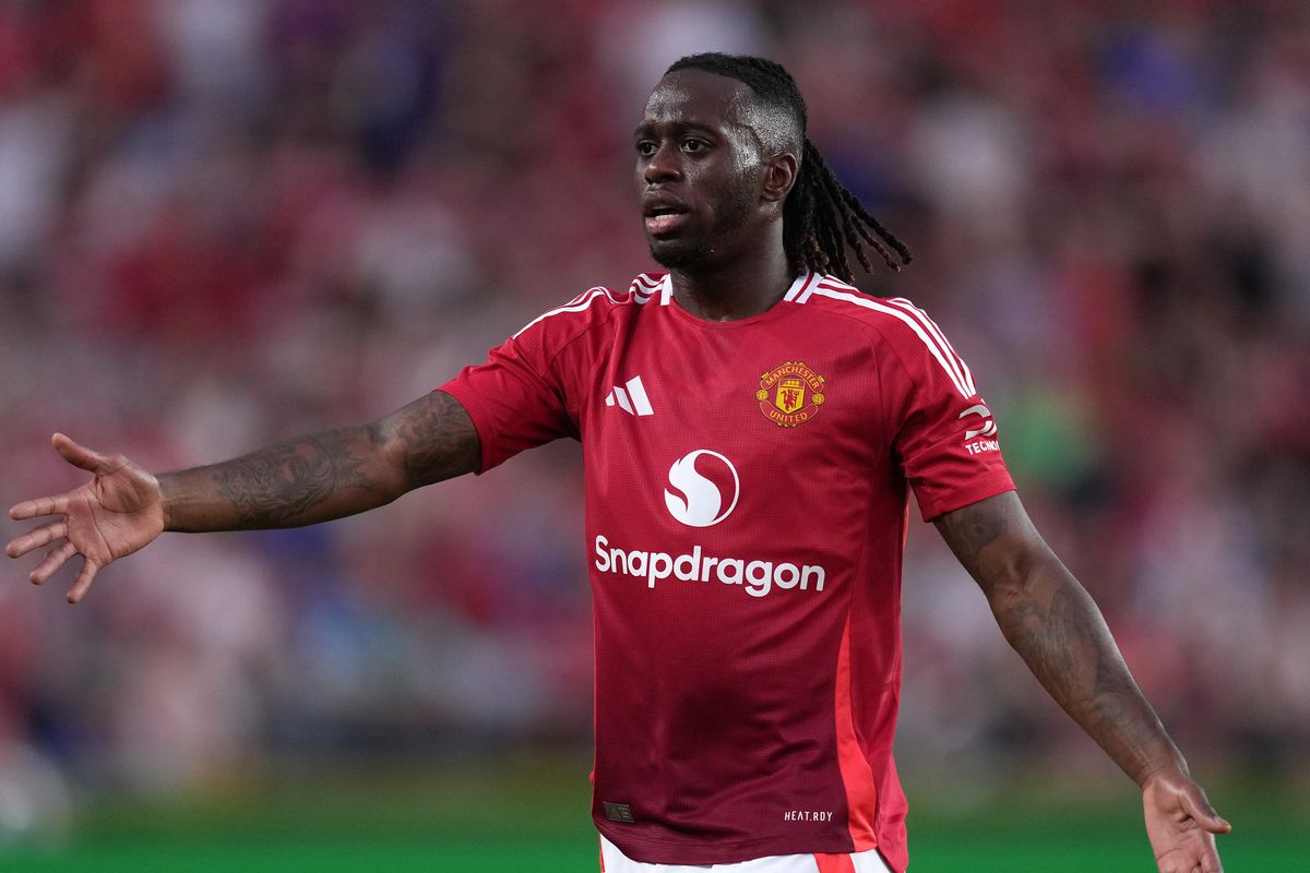 Aaron Wan-Bissaka playing for Manchester United