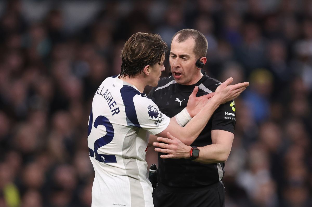 Peter Bankes and Conor Gallagher speak during a game