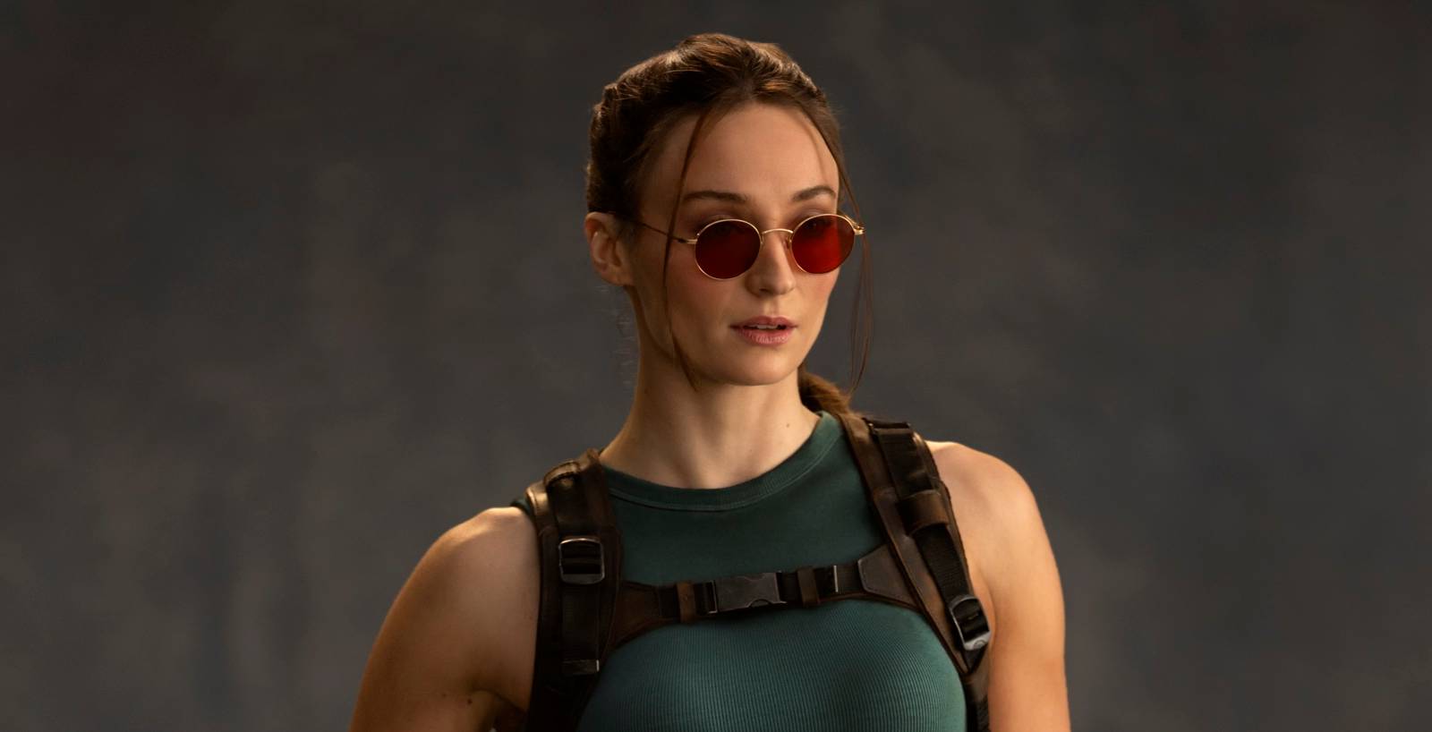 Sophie Turner's Lara Croft Gets a Fantastic New Look in 'Tomb Raider' Set Photos