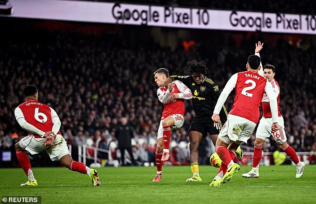Patrick Dorgu thunders in a brilliant goal during United's impressive victory at the Emirates