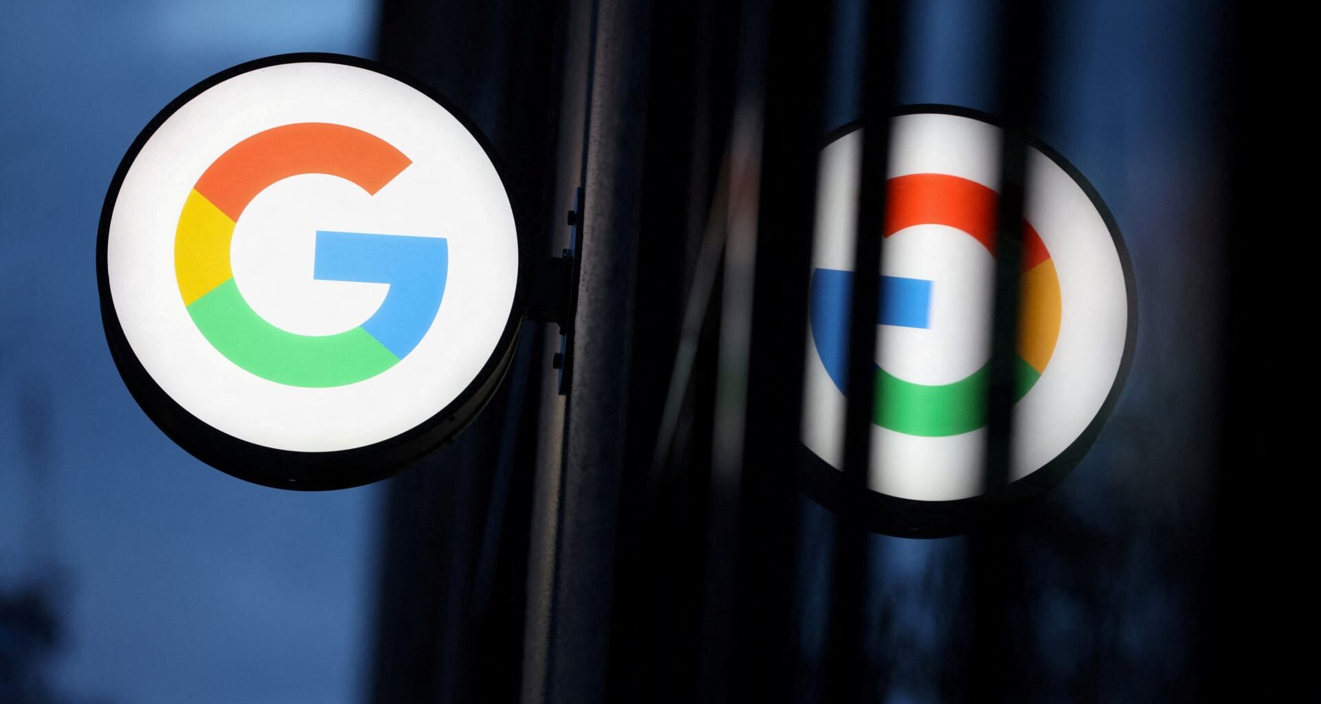 Nearly a thousand Google workers sign letter urging company to divest from ICE, CBP