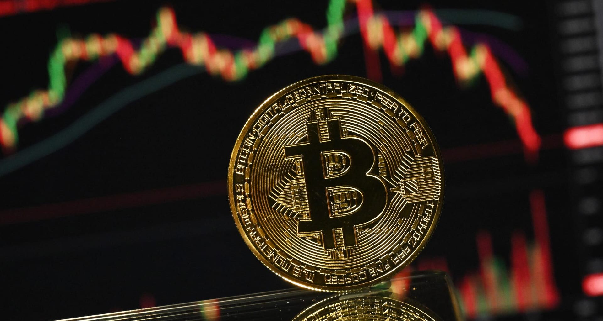 Bitcoin breaks below $73,000 to lowest since November 2024 as heavy selling resumes