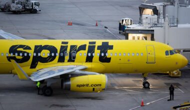 Spirit Airlines sells planes, calls back furloughed flight attendants