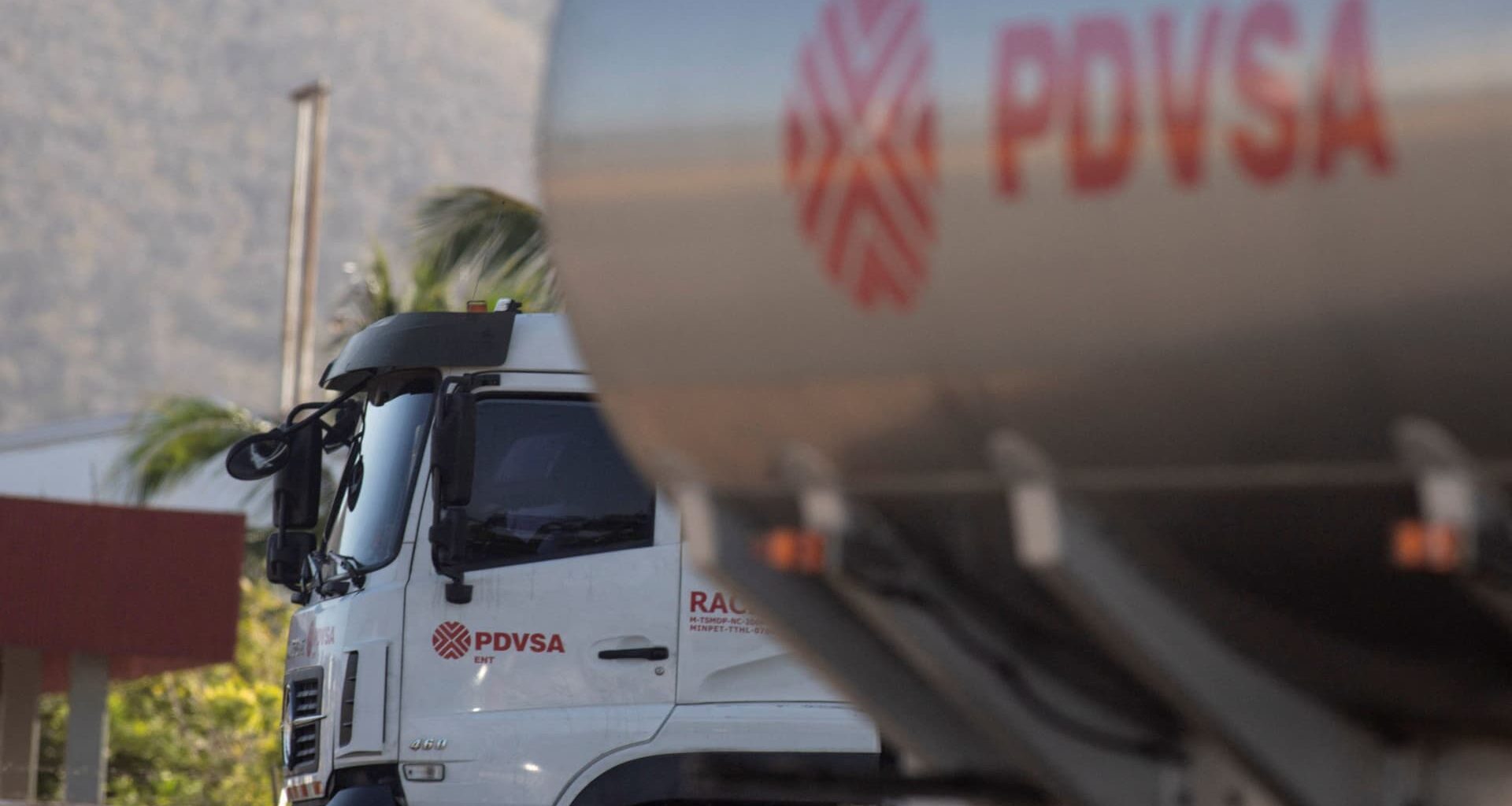 Trump says India will buy oil from Venezuela