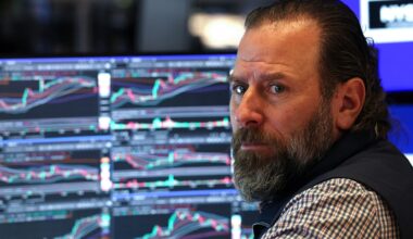 investors weigh the state of the U.S. economy