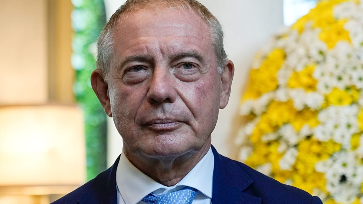 Italy calls for suspension of EU carbon market