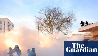 Judge temporarily halts ICE from using teargas and projectiles on protesters in Portland | Portland