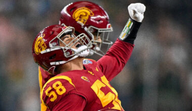 Former USC defensive end Solomon Tuliaupupu