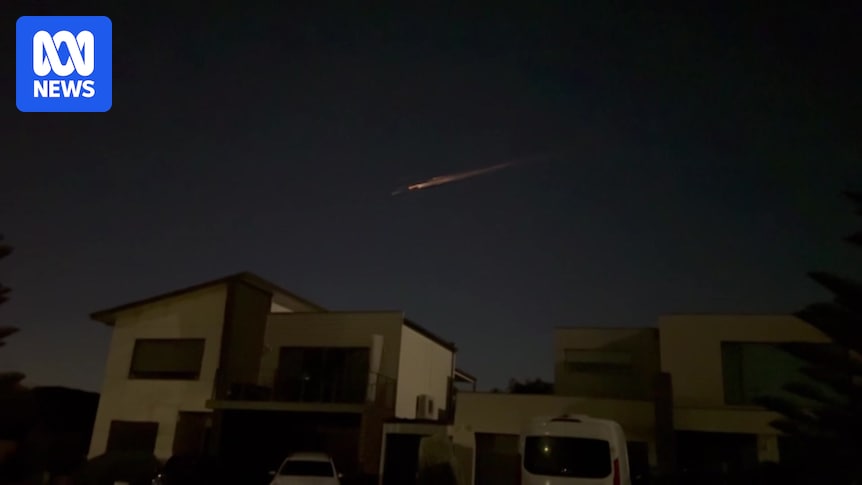 Bright light blazing across Victorian skies believed to be Starlink satellite debris