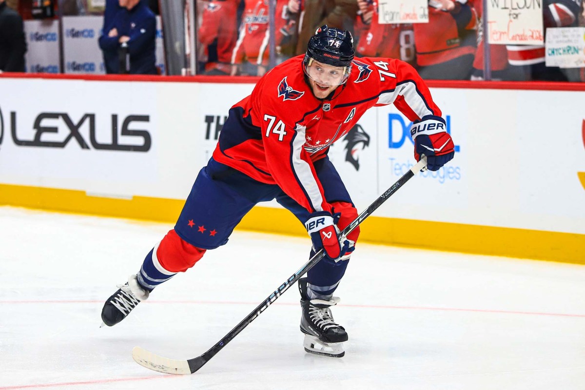 John Carlson leaves Capitals game against Predators after suffering lower-body injury