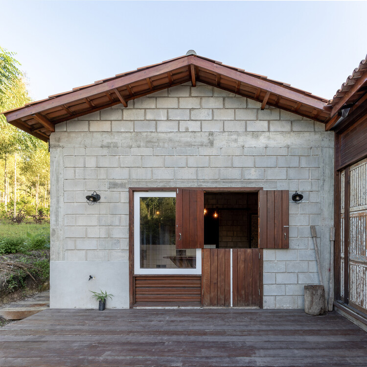Carcará House / Victoria Nizarala Arquitetura - Image 2 of 24