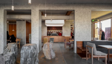 Peacock Hail Cafe / movs studio