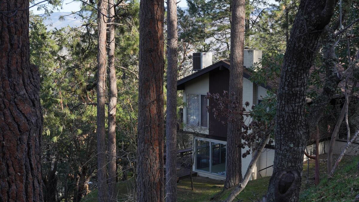 A Rogue Valley group hoped to start a peer respite in the hills above Ashland. Why didn’t it open?