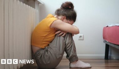 Mental health charity struggles with rising demand - BBC