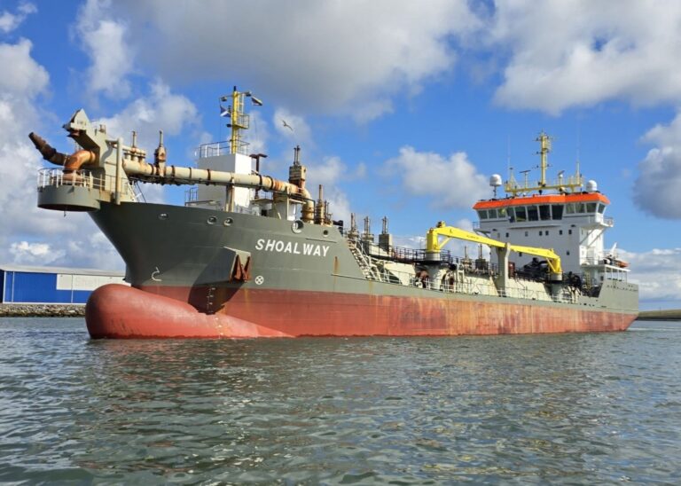 BREAKING NEWS: Boskalis' TSHD Shoalway begins Dublin Harbor capital dredging