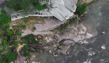 Fujian Wuyi Mountain National Park Moon Bay Observation Deck / CLAB Architects