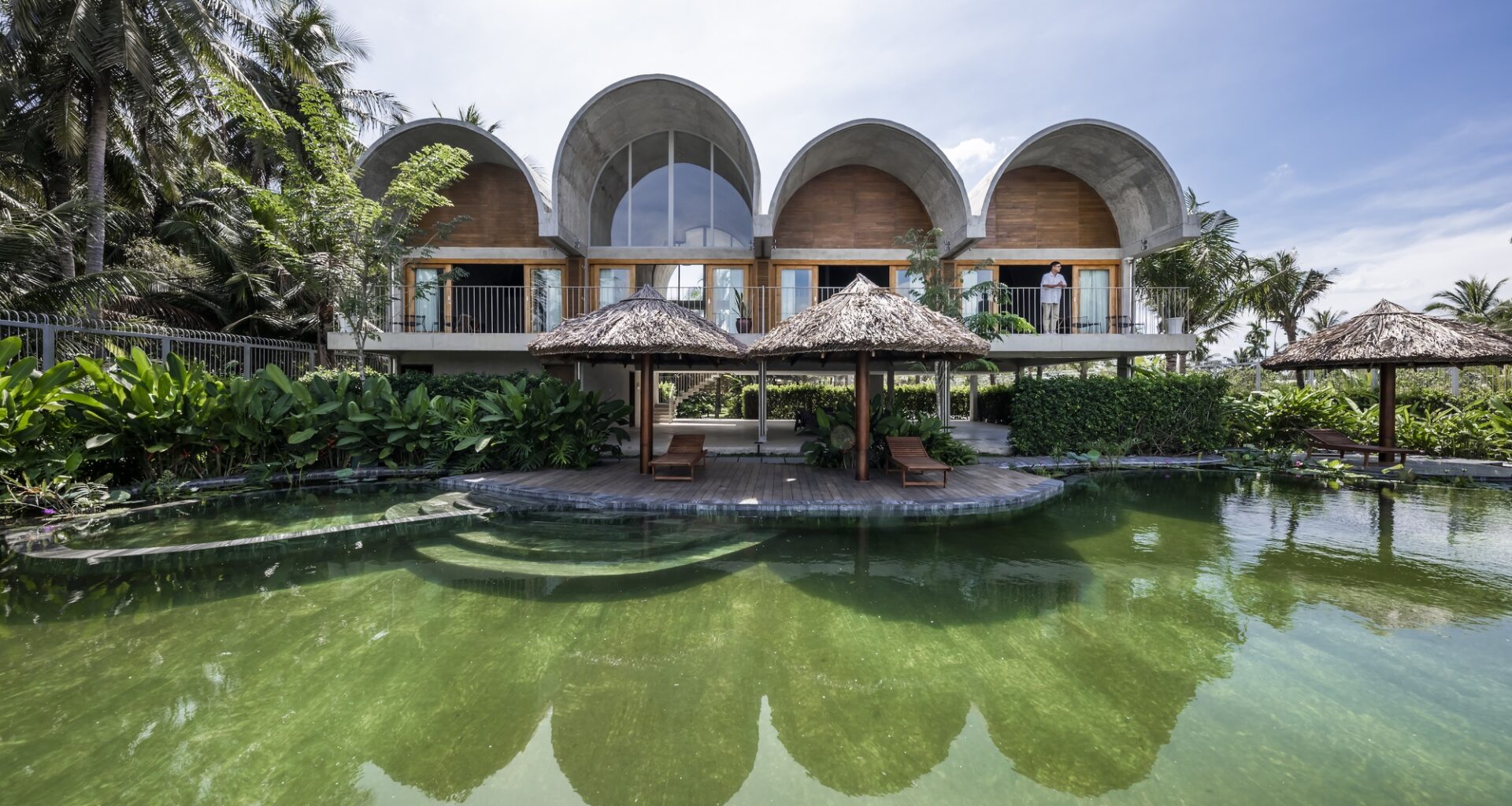 Ben Tre Bungalow / VTN Architects (Vo Trong Nghia Architects)