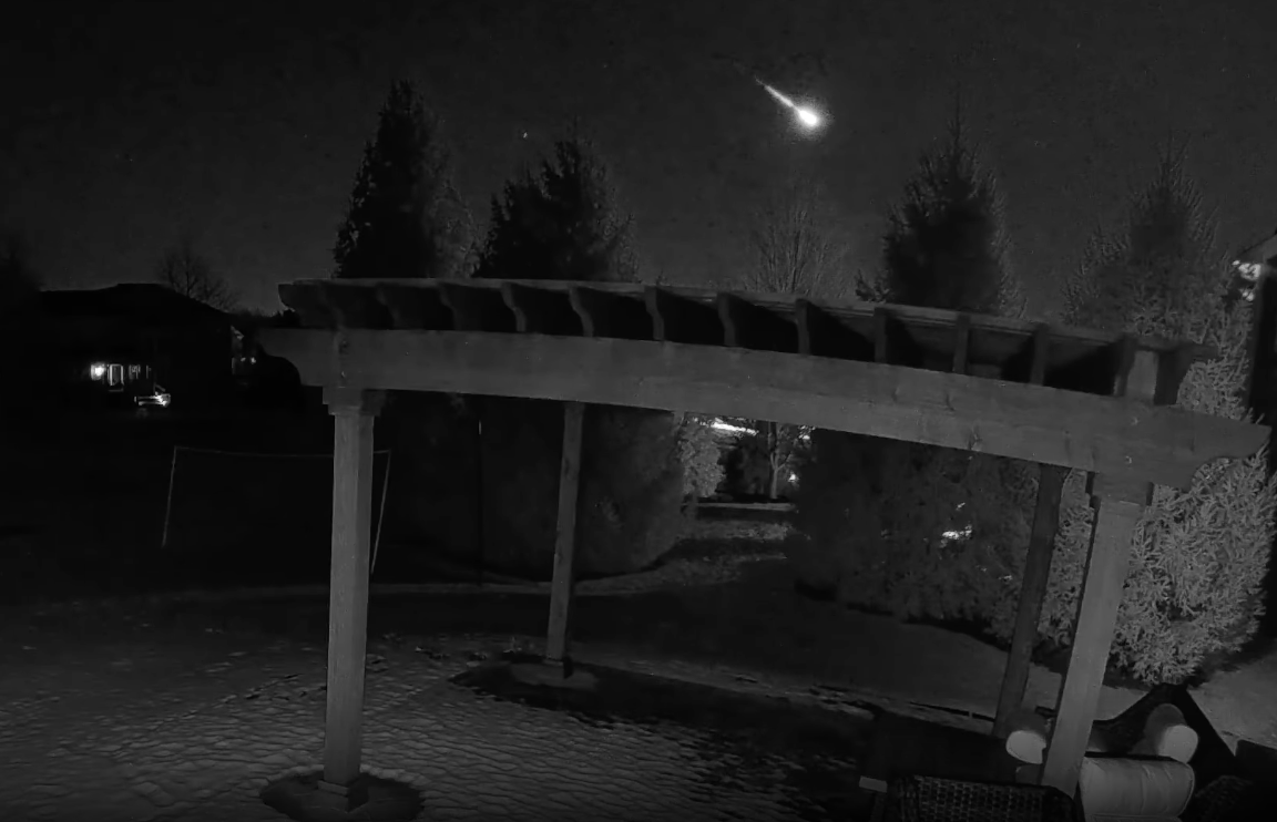 VIDEO: Fireball shoots across sky in Midwest