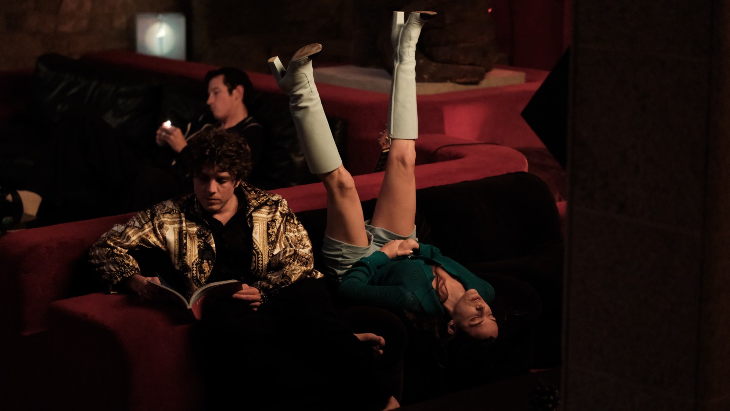 Callum Turner, Elle Fanning in Dark Satire