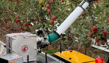 Inflating robot developed in Washington aims to pick apples as gently as humans