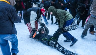 Manhattan DA drops assault charge in Washington Square Park snowball fight