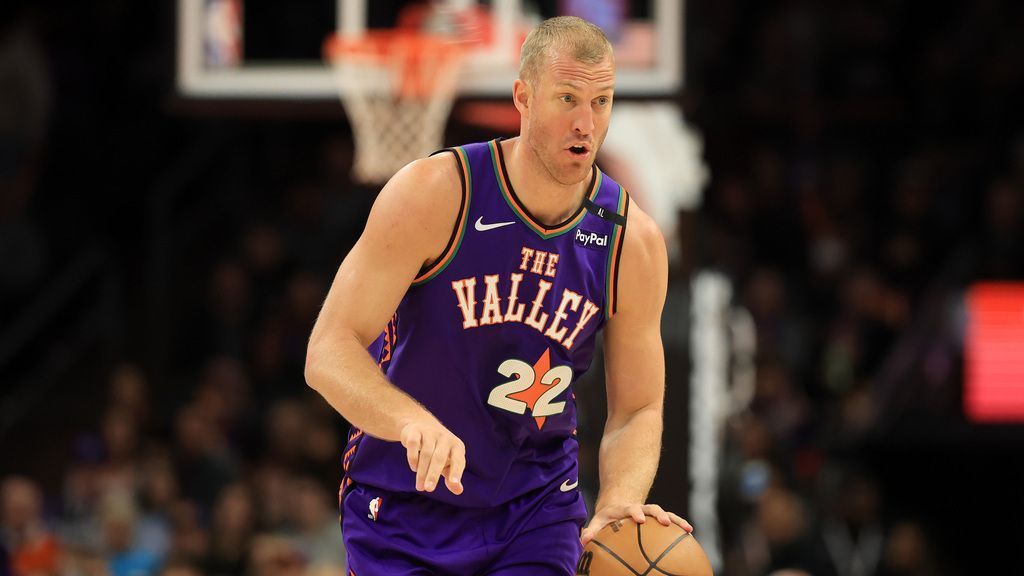 Spurs sign center Mason Plumlee for remainder of season