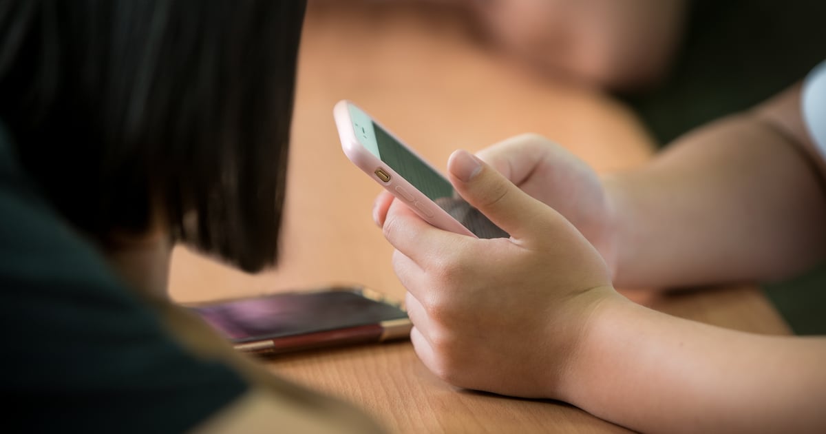 Alaska House unanimously passes sweeping social media and AI restrictions