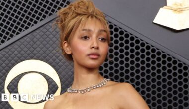 PinkPantheress revealed as voice for Brits trams - BBC