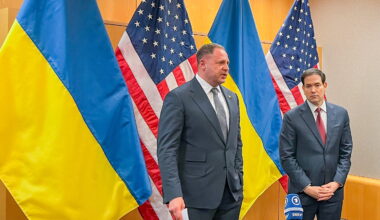 U.S. Border Patrol agents stand guard at the Bishop Henry Whipple Federal Building in Minneapolis, Minnesota, January 8, 2026.