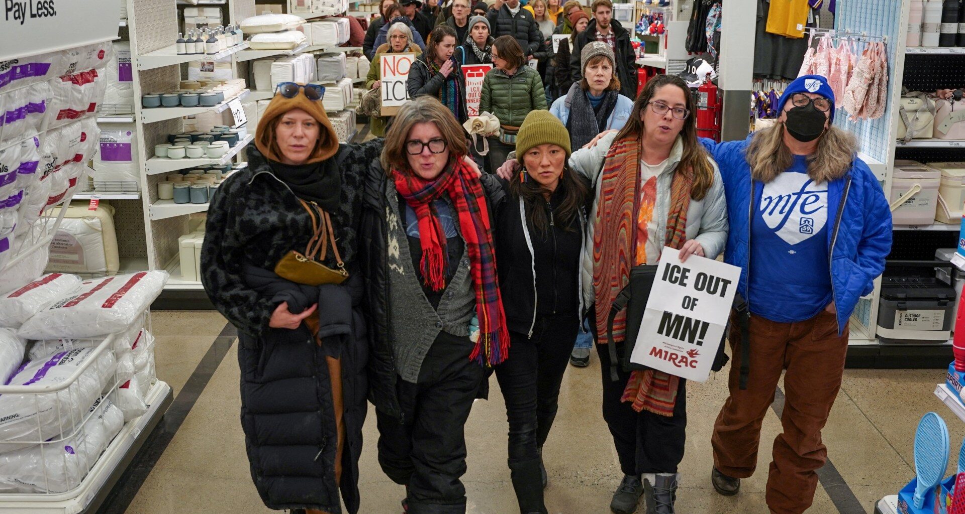 Trump orders federal agents to stay away from protests in Democrat cities | Donald Trump News