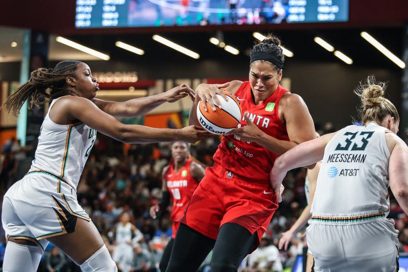 4-time All-Star Brionna Jones injures meniscus playing overseas | WKZO | Everything Kalamazoo